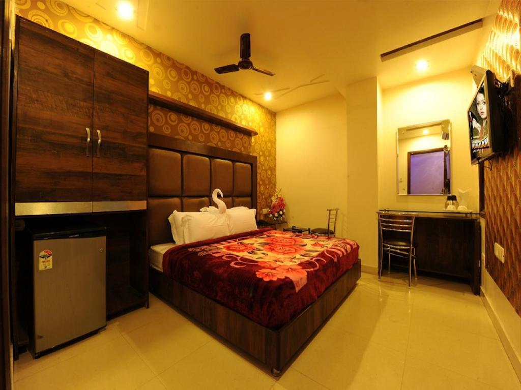 Hotel Pearl Inn & Suites Amritsar Kamer foto