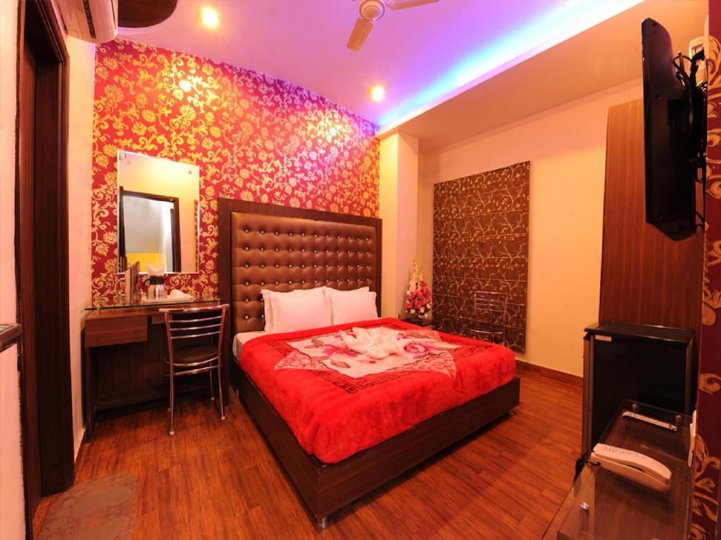 Hotel Pearl Inn & Suites Amritsar Buitenkant foto
