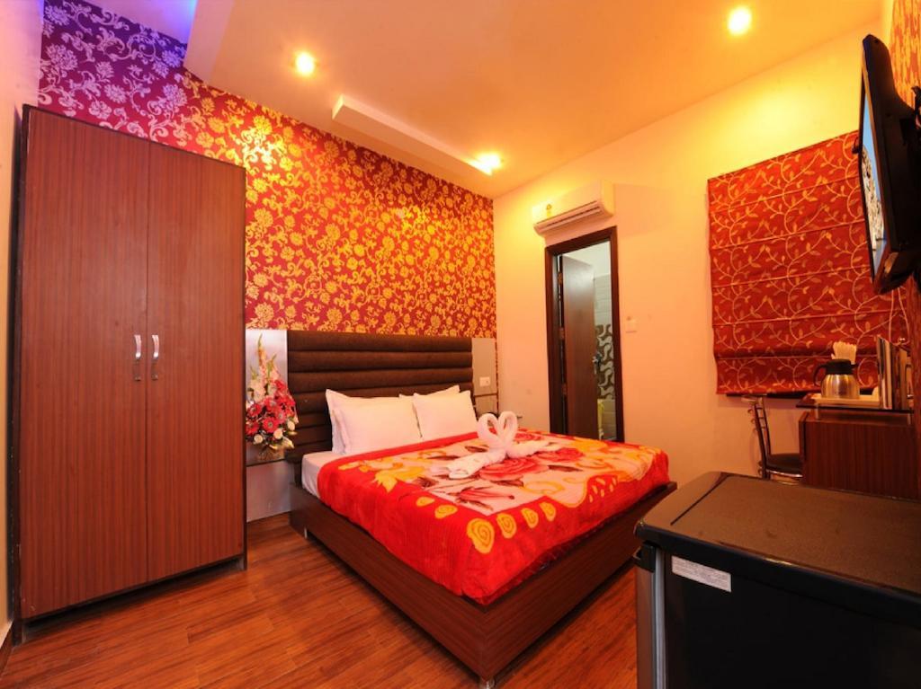 Hotel Pearl Inn & Suites Amritsar Buitenkant foto