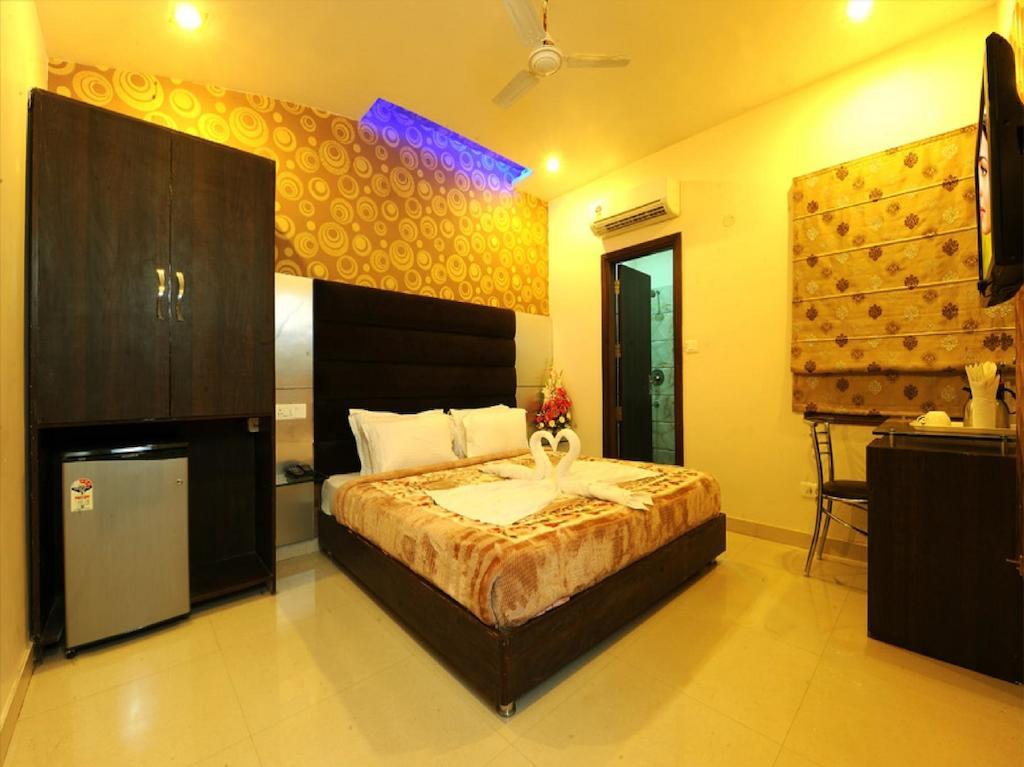 Hotel Pearl Inn & Suites Amritsar Buitenkant foto